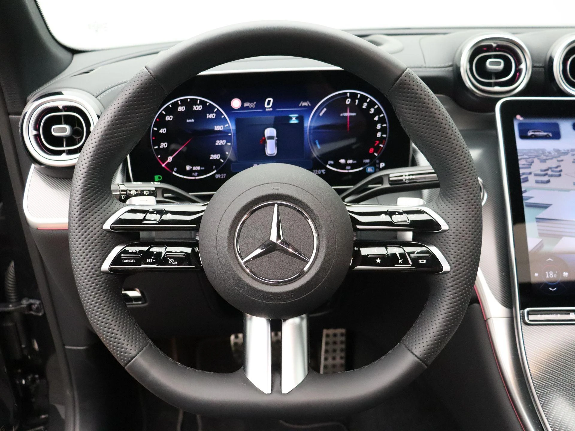 Mercedes-Benz-GLC-image-17