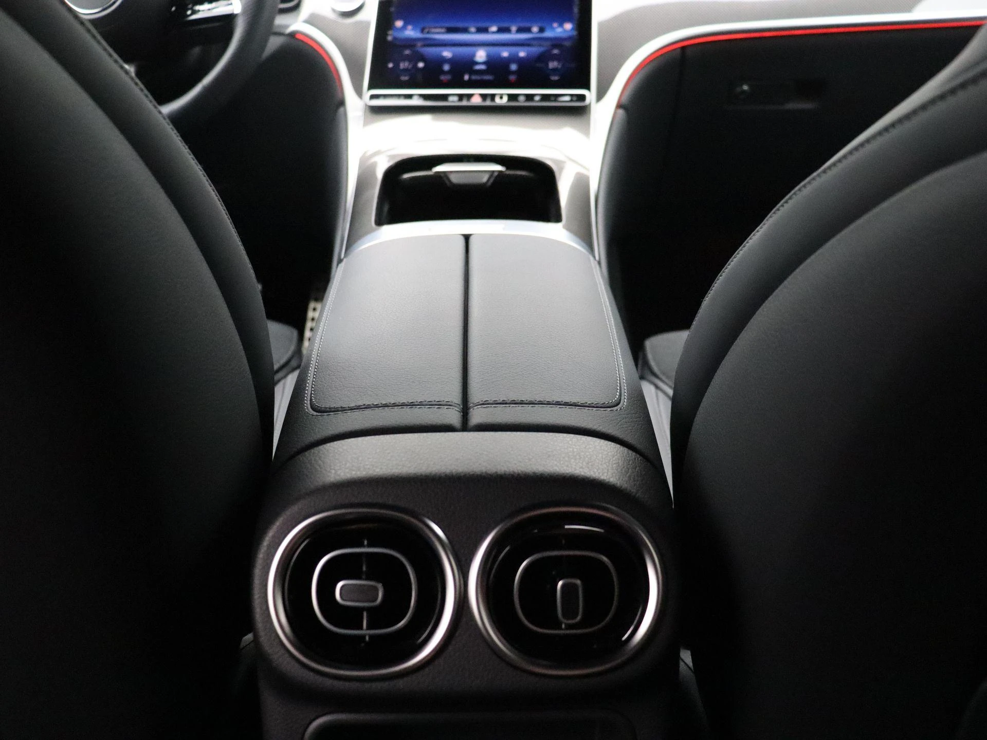Mercedes-Benz-GLC-image-17