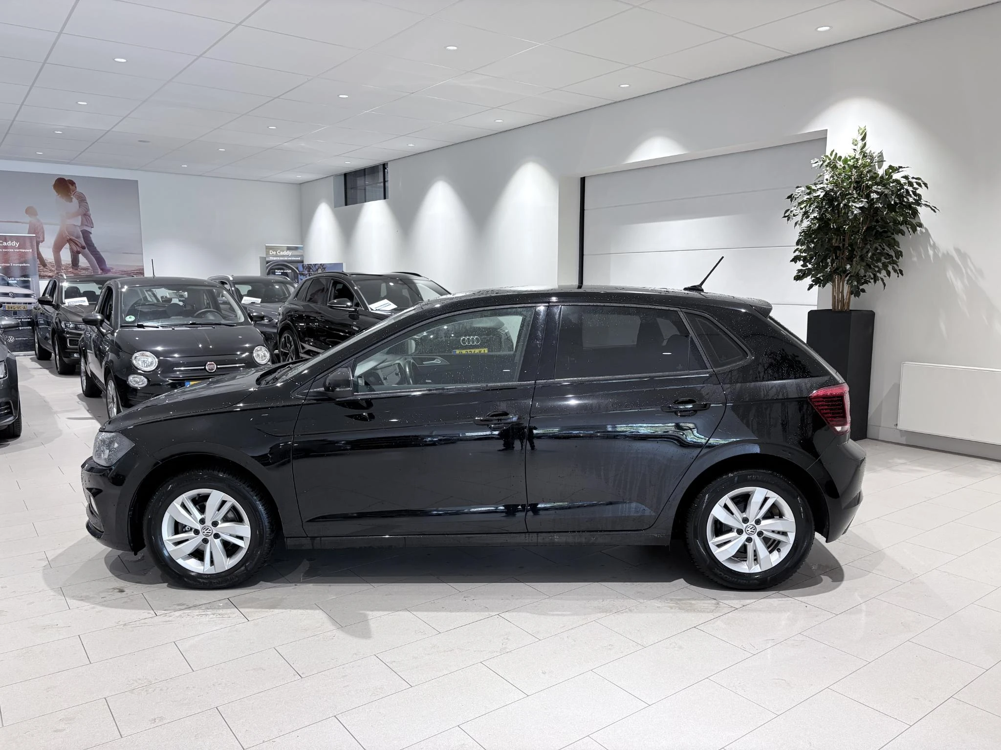 Volkswagen-Polo-image-2