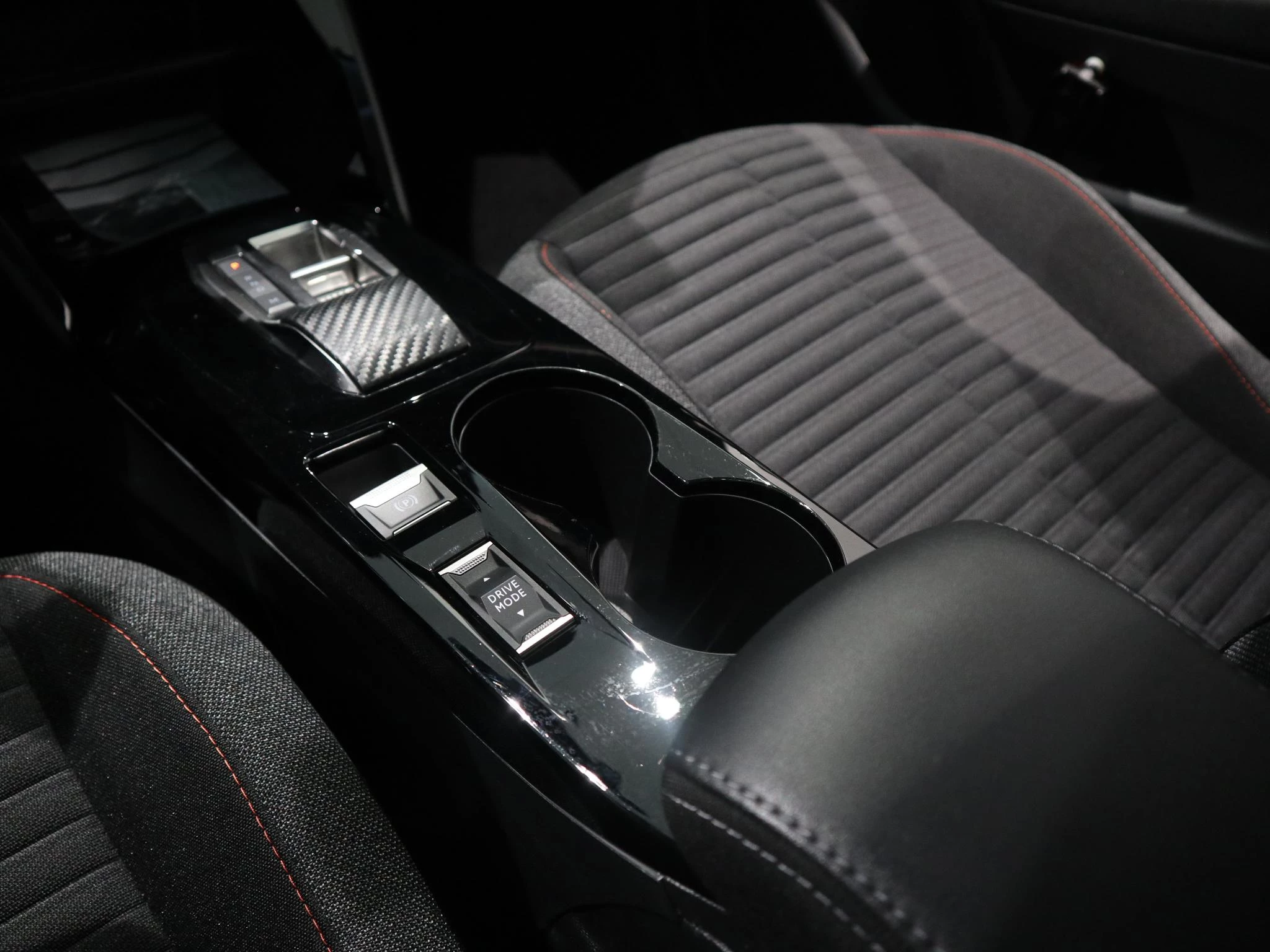 Peugeot-208-image-16