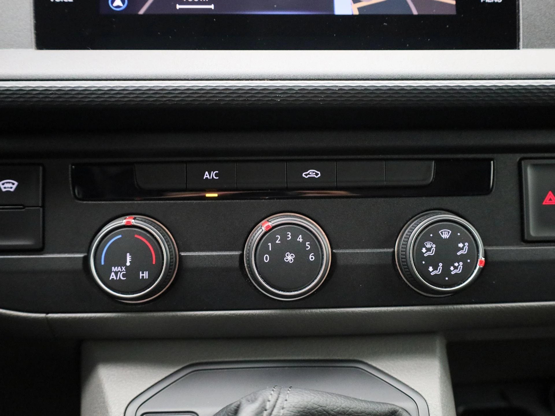 Volkswagen-Transporter-image-20