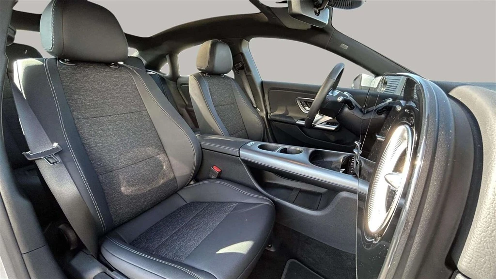 Mercedes-Benz-CLA-image-20