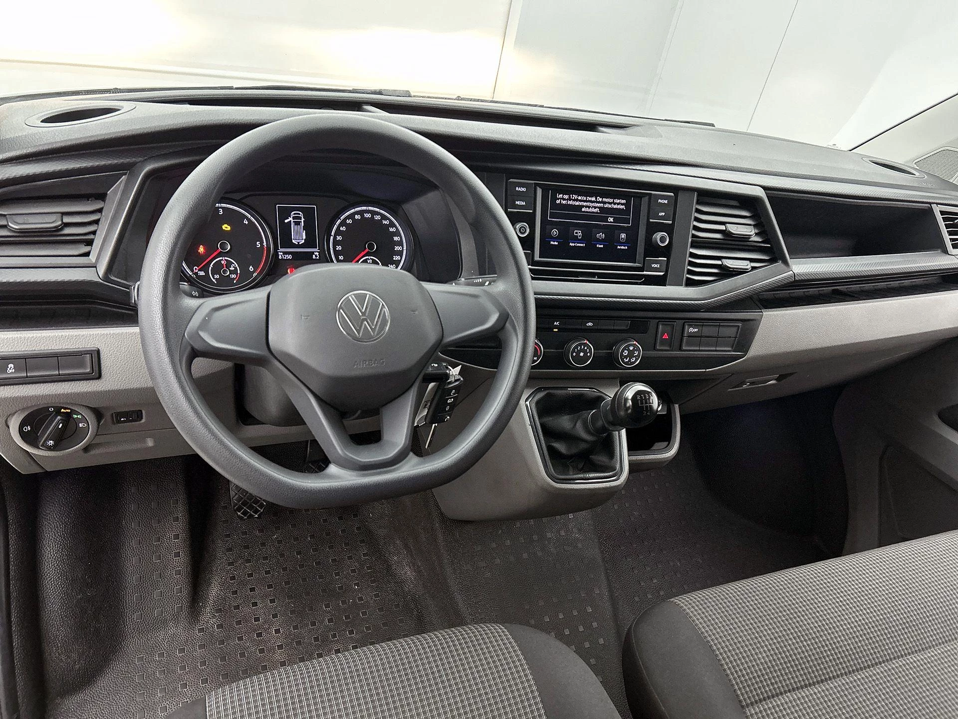 Volkswagen Transporter 2.0 TDI L1H1 110PK