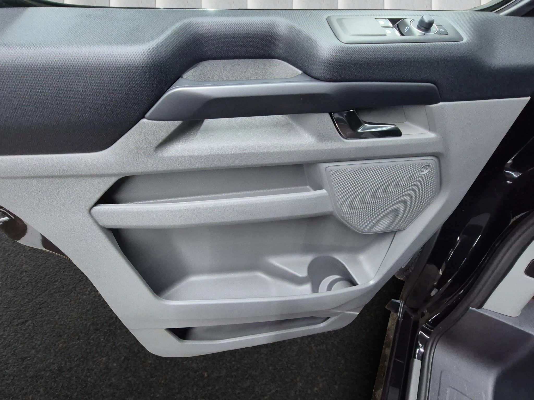 Ford-Tourneo Custom-image-15