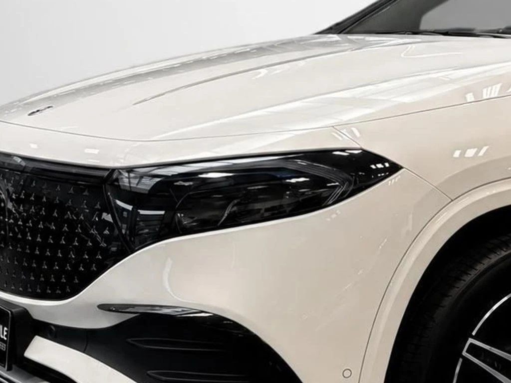 Mercedes-Benz-EQA 250+-image-4
