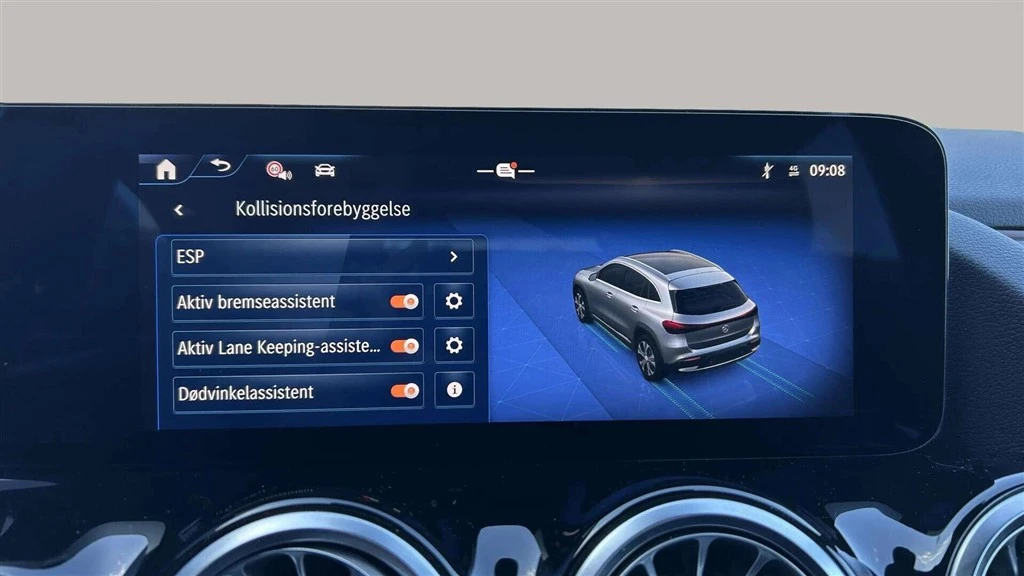 Mercedes-Benz-EQA-image-16