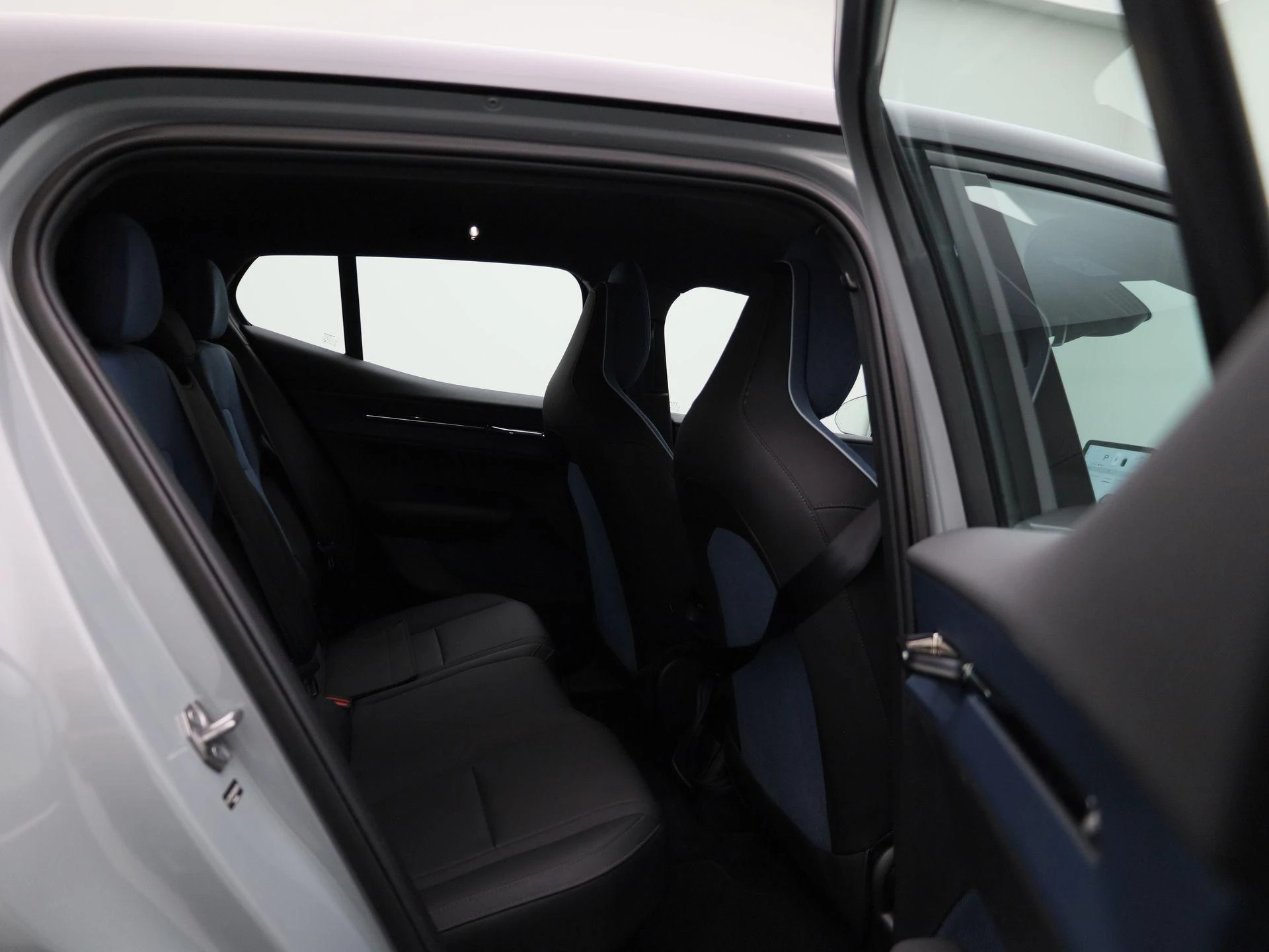 Volvo-EX30-image-36