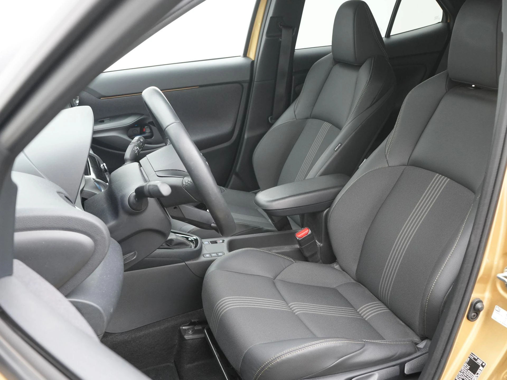 Toyota-Yaris Cross-image-8