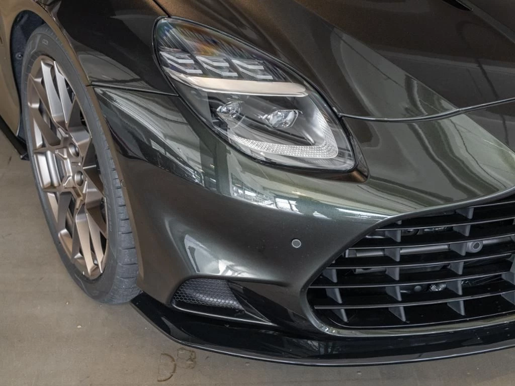 Aston Martin-Vanquish-image-18