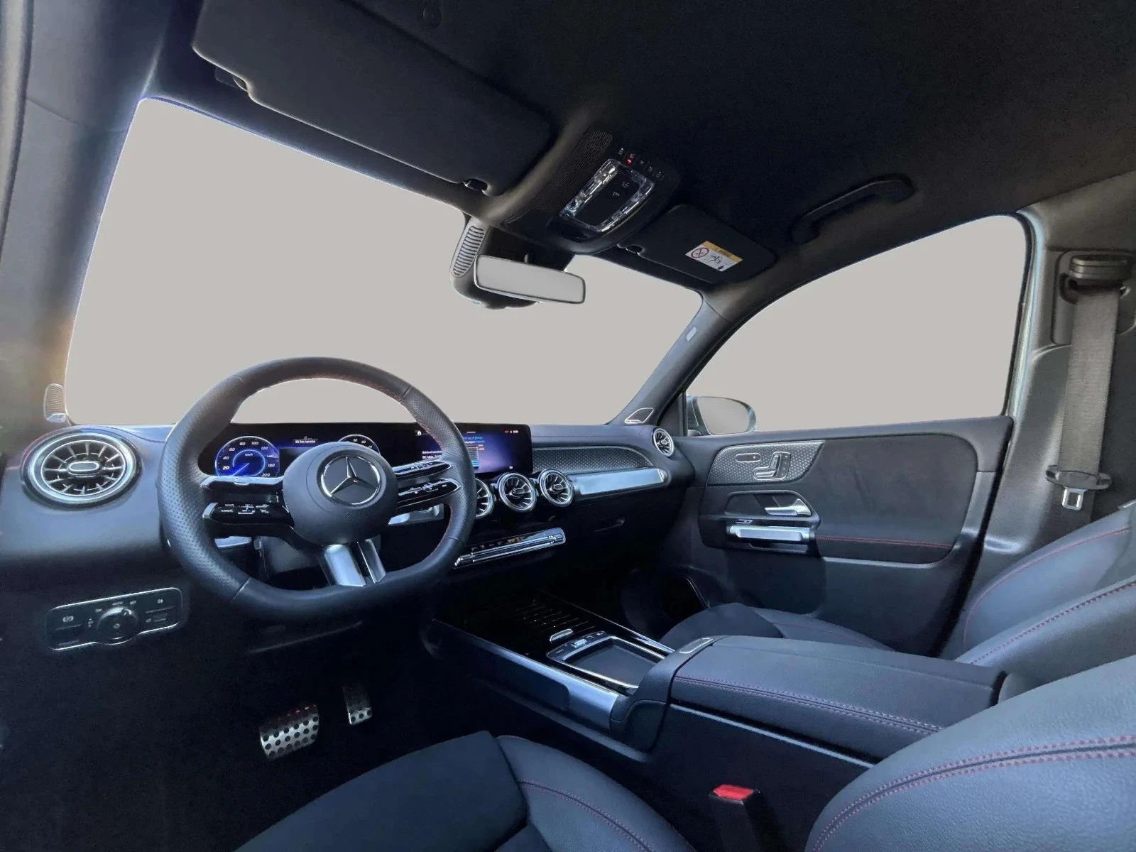 Mercedes-Benz-EQB-image-11