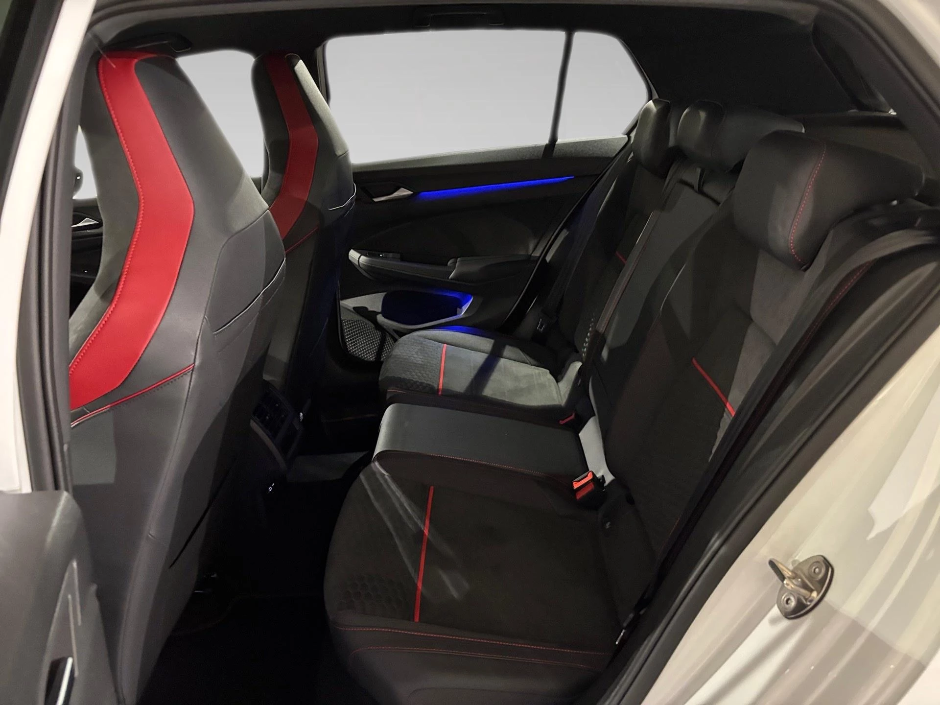 Volkswagen-Golf-image-10