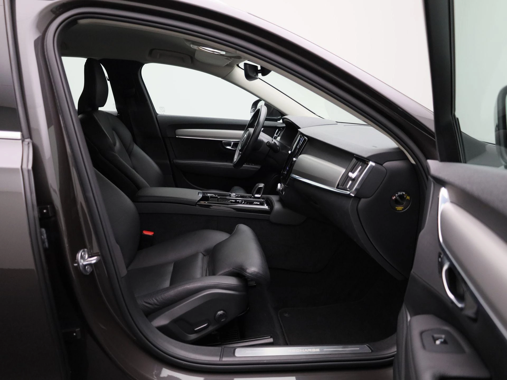 Volvo-V90-image-37