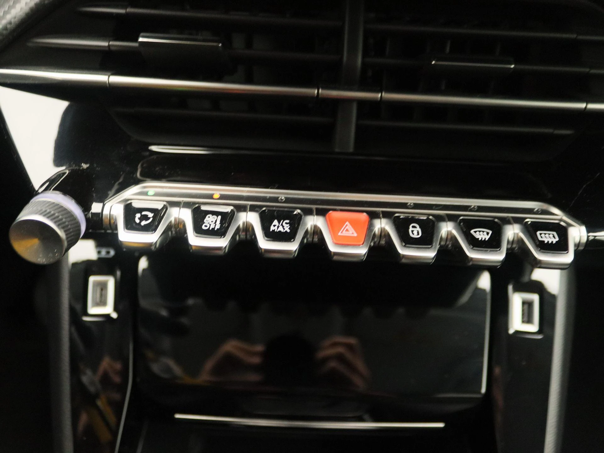 Peugeot-208-image-10