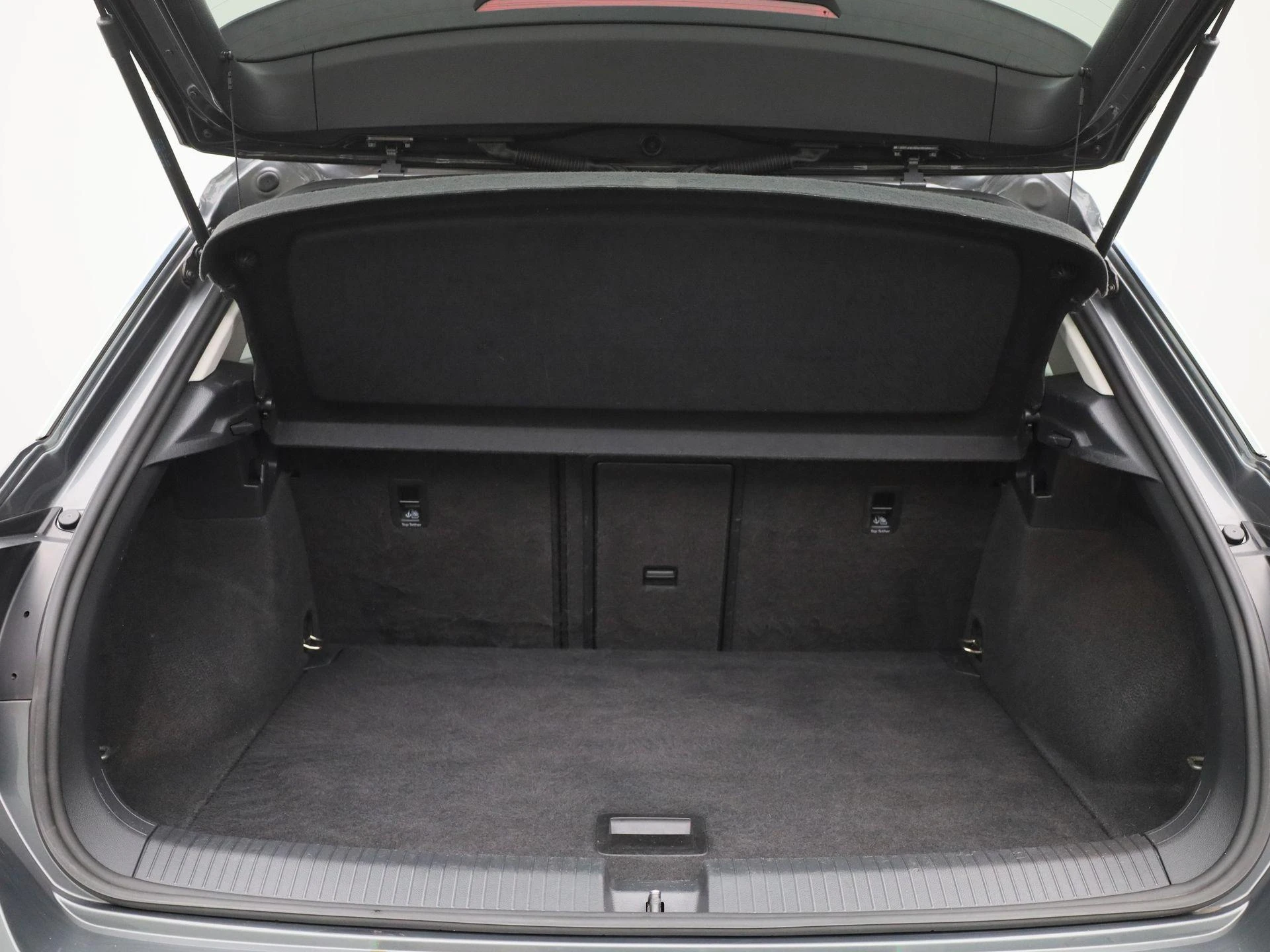 Volkswagen-T-Roc-image-13