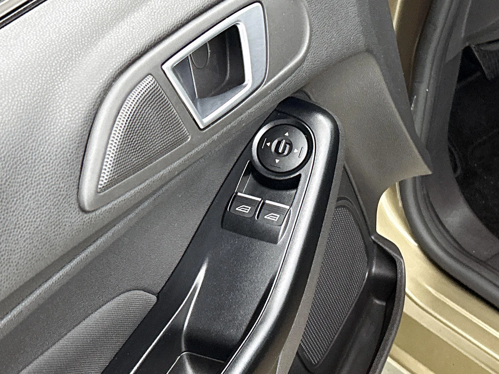 Ford-Fiesta-image-24