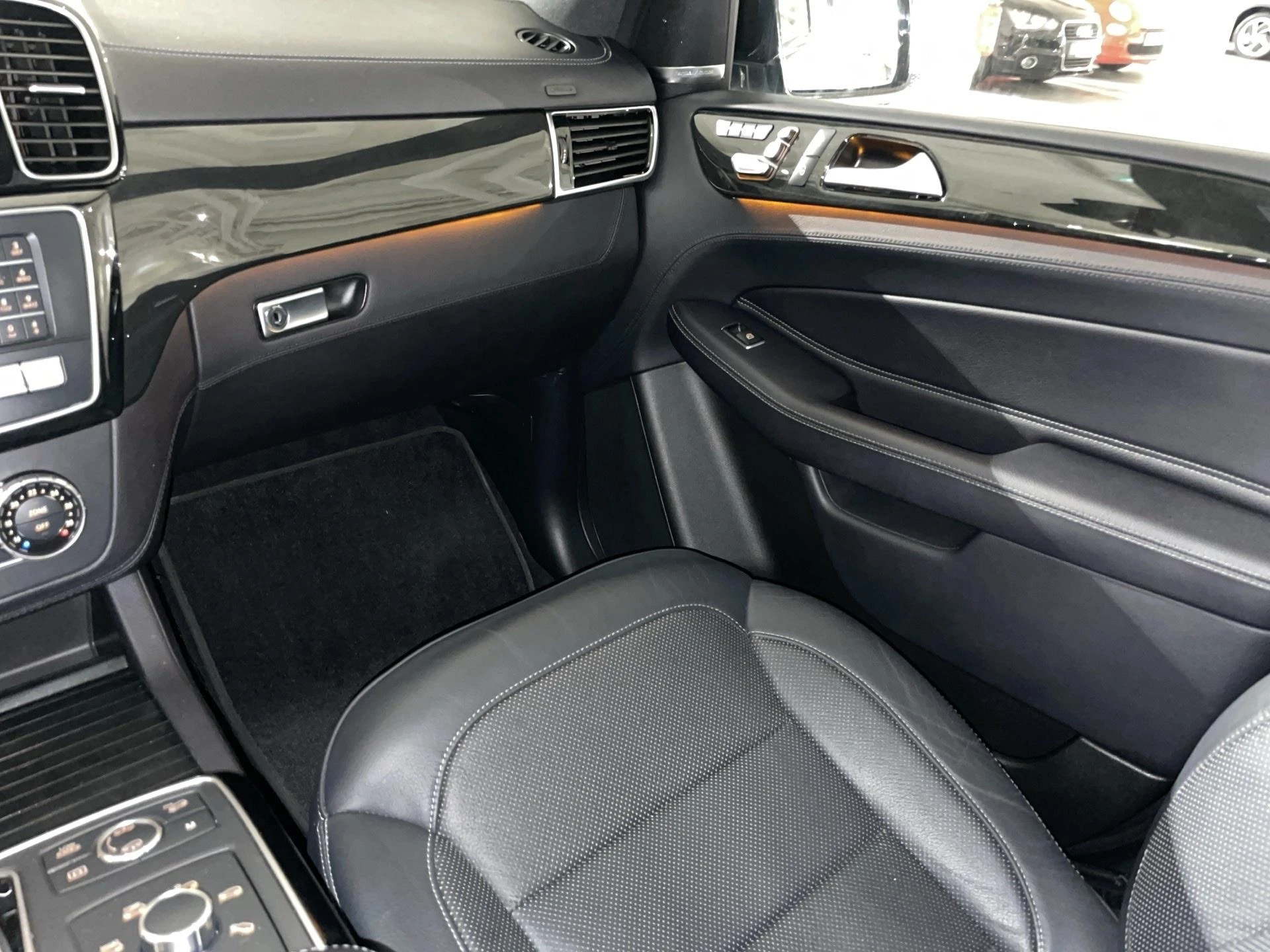 Mercedes-Benz-GLE-image-8