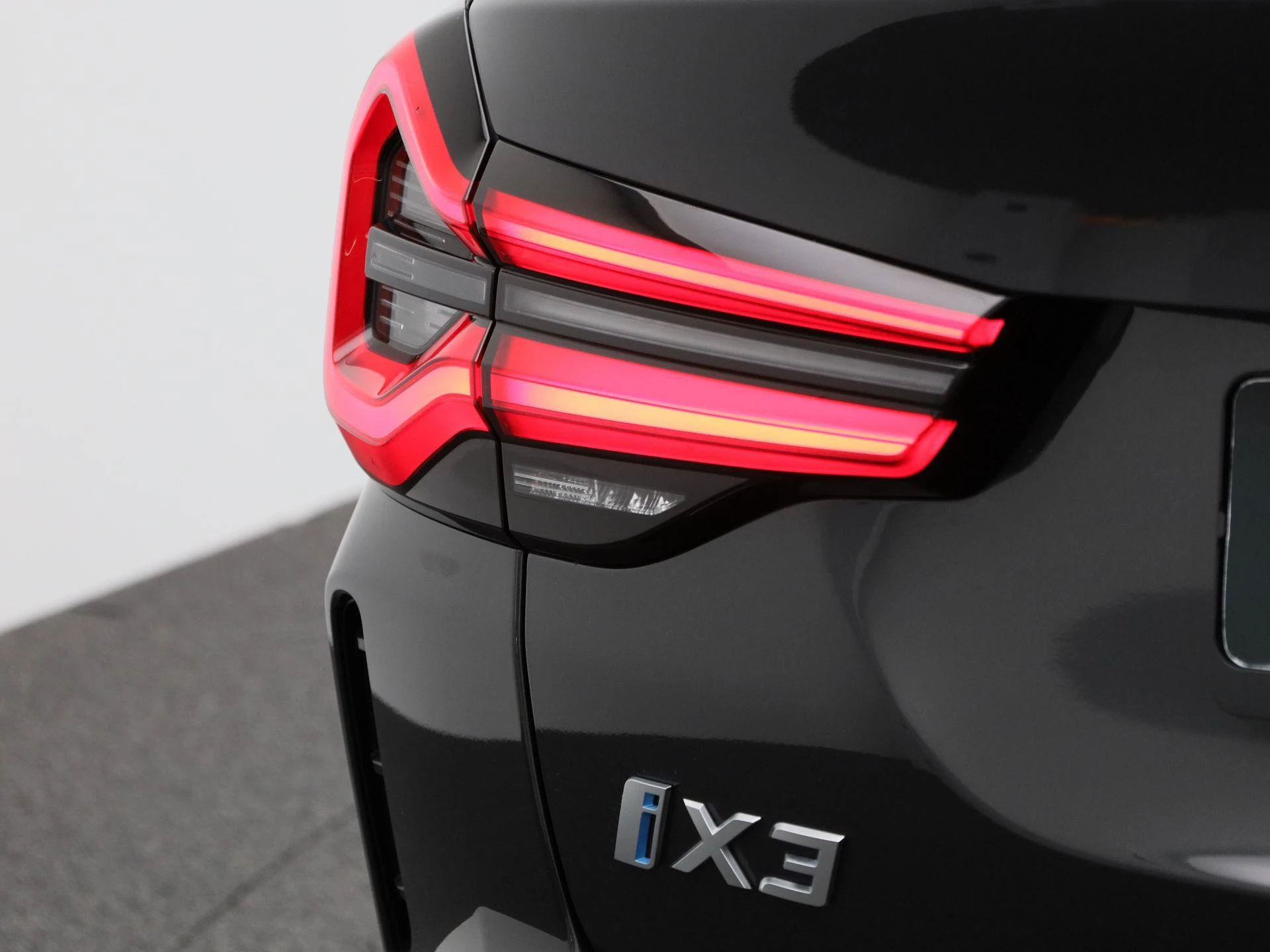 BMW-iX3-image-51