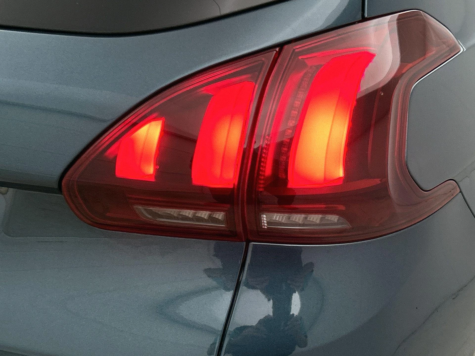 Peugeot 2008 1.2 PureTech Blue Lion