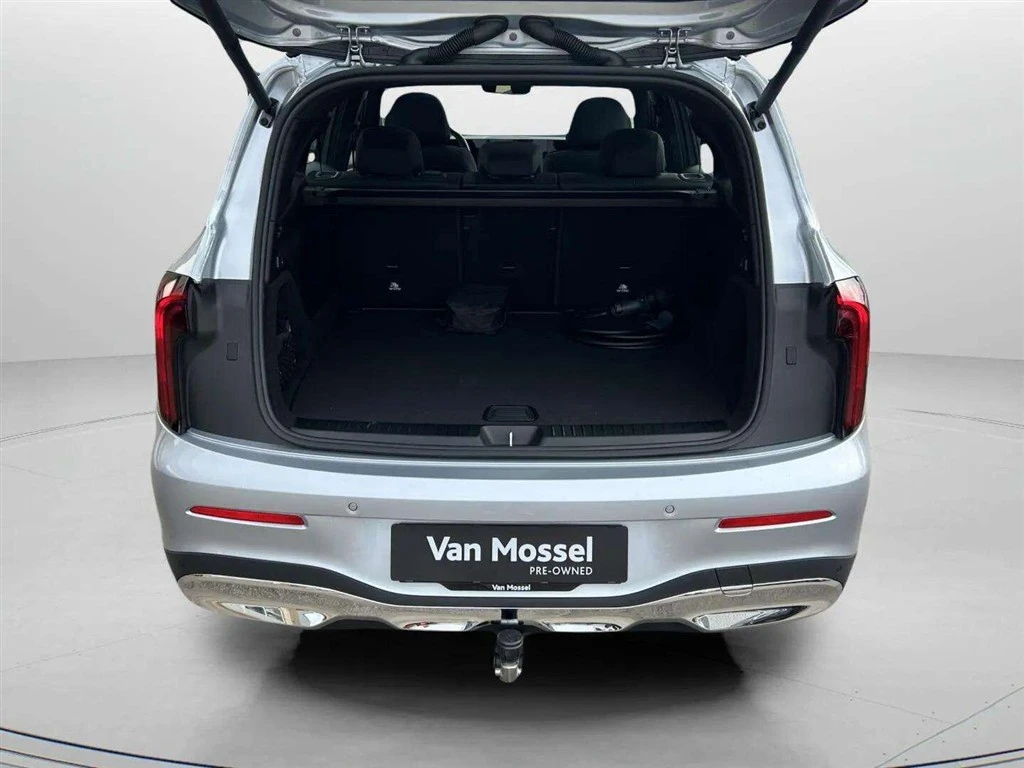 Mercedes-Benz-GLB-image-21