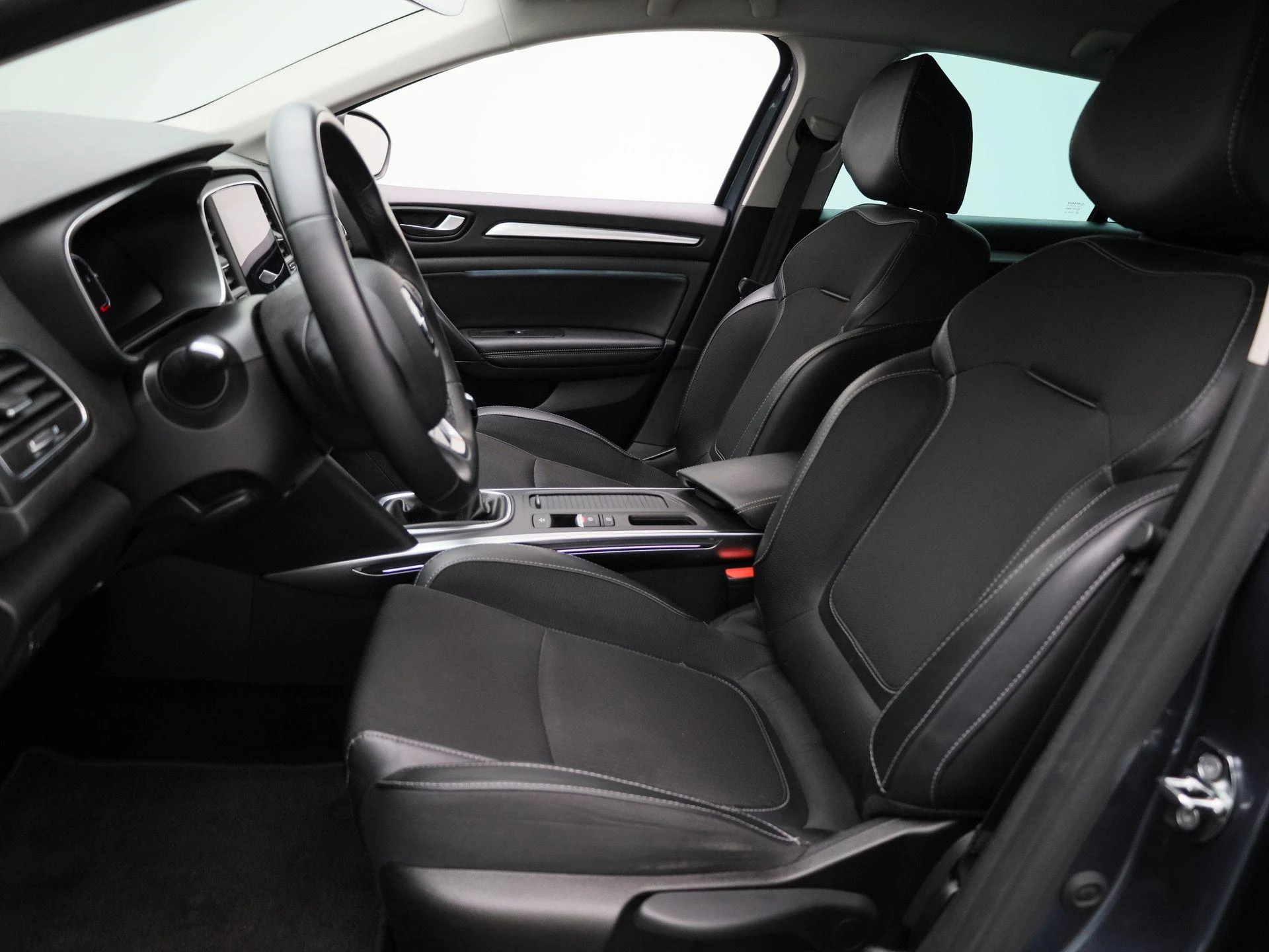 Renault-Mégane Grand Tour-image-10