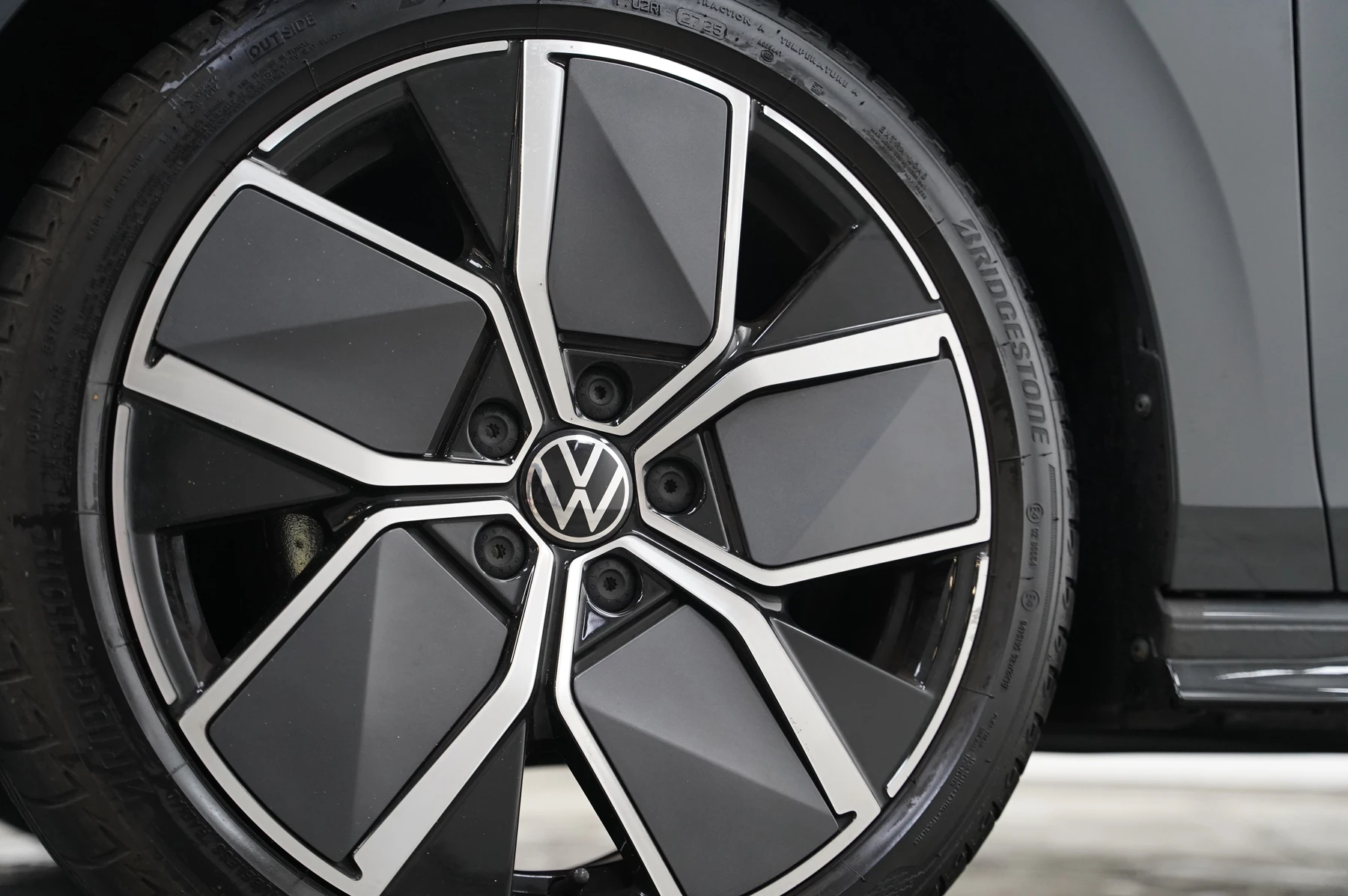 Volkswagen-Golf-image-35