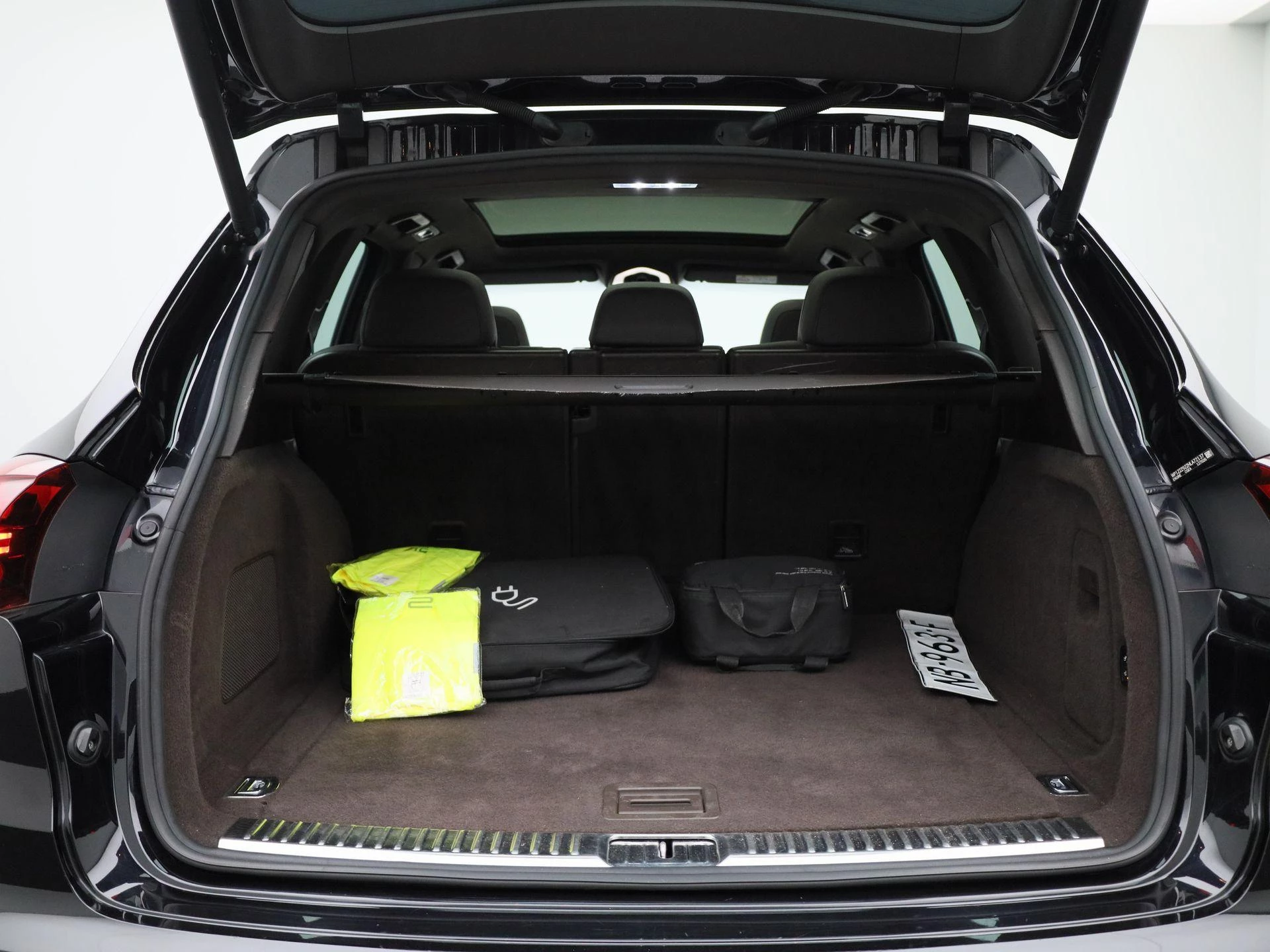Porsche-Cayenne-image-13
