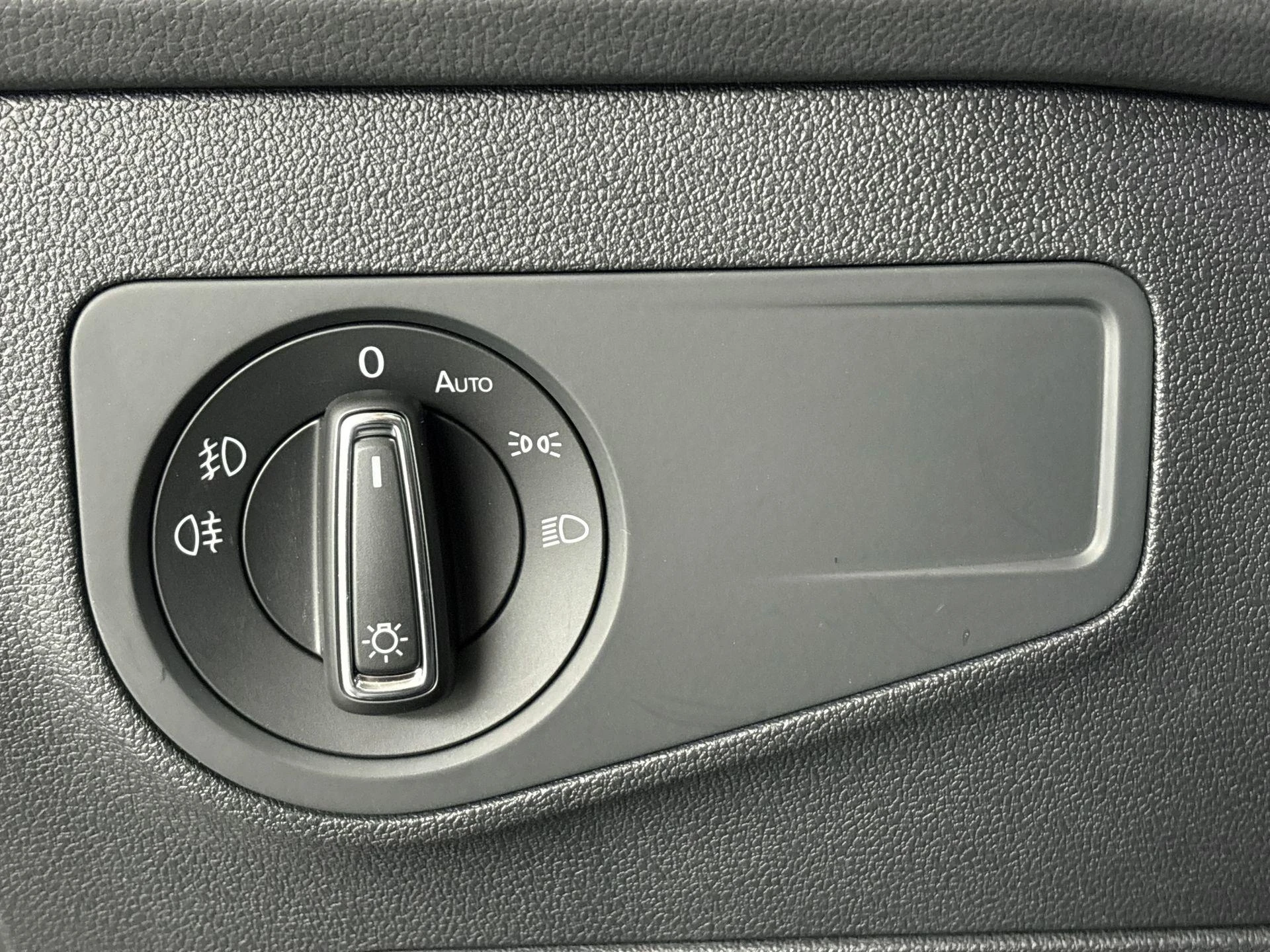 Volkswagen-Tiguan-image-24