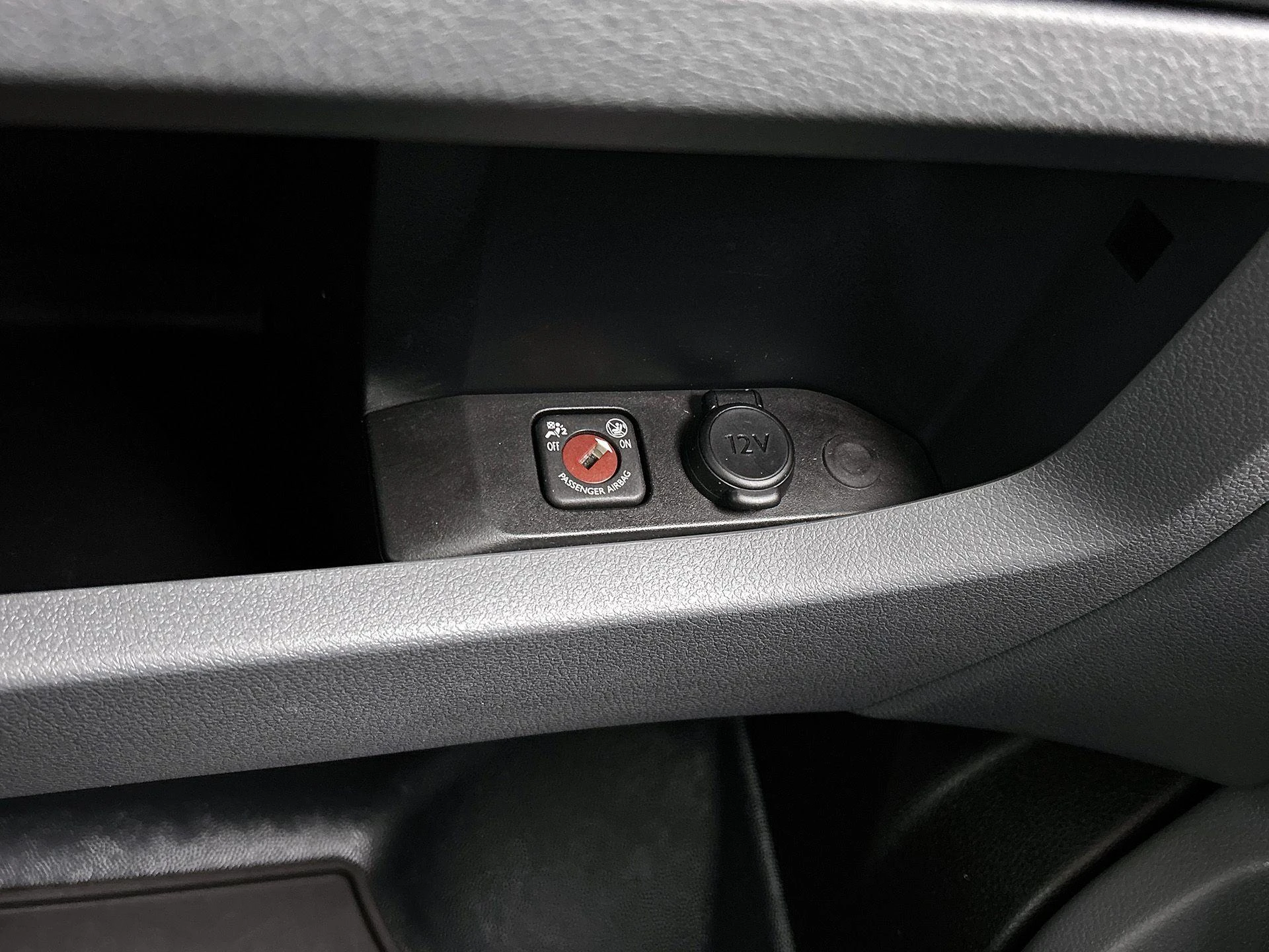 Opel-Vivaro-image-8