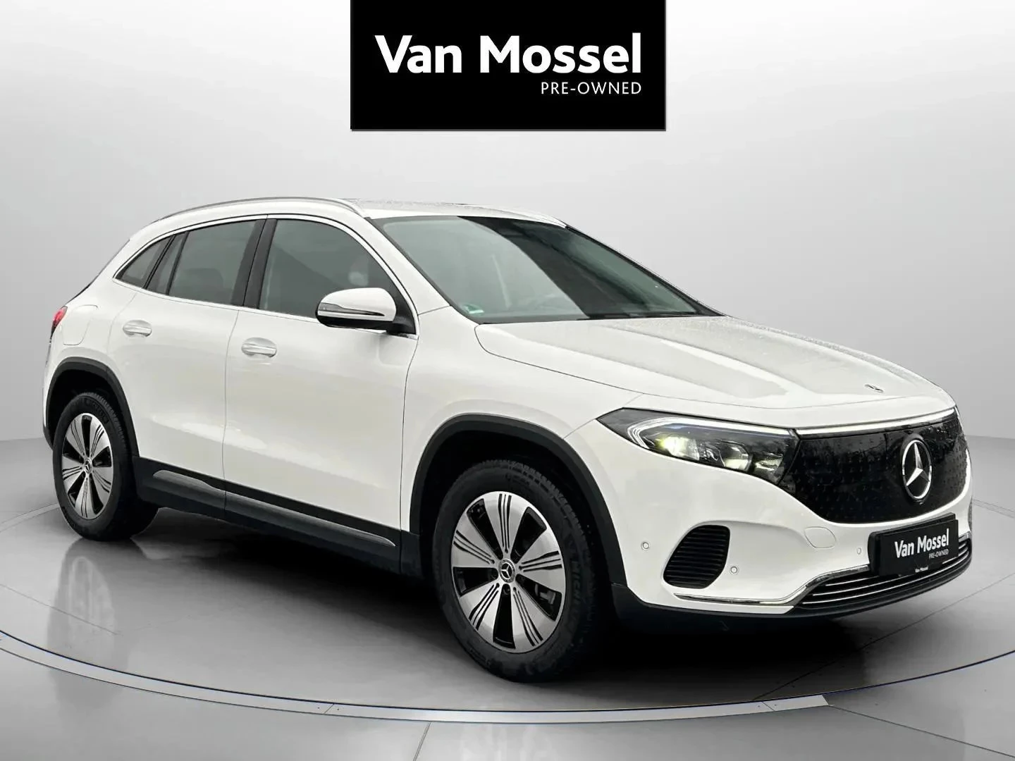 Mercedes-Benz-EQA-image-3