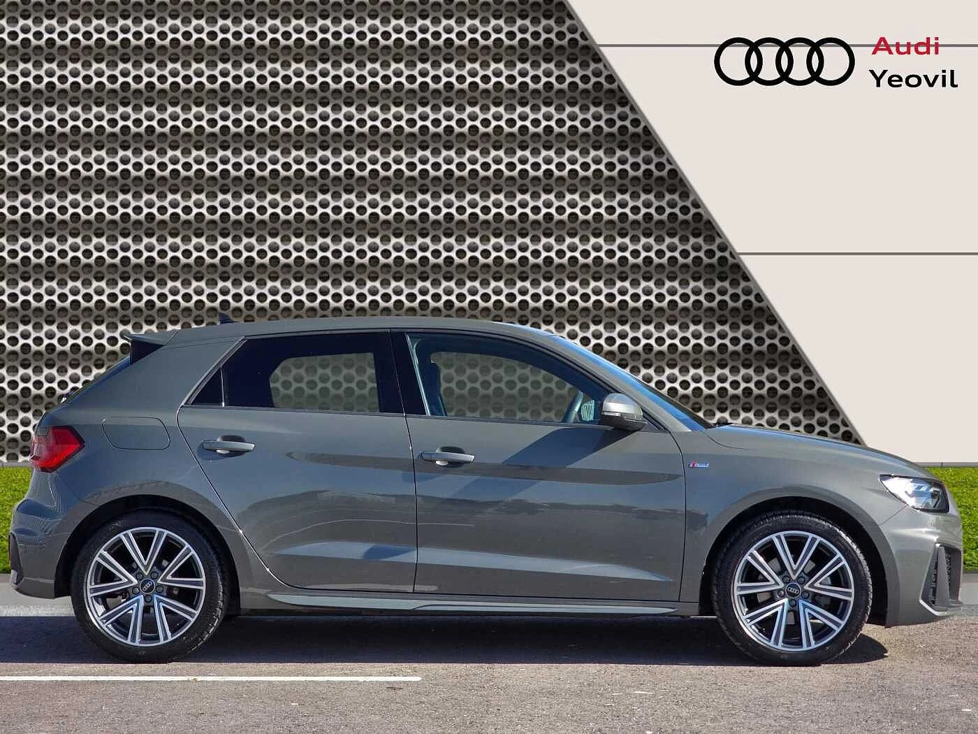 Audi-A1 Sportback-image-3