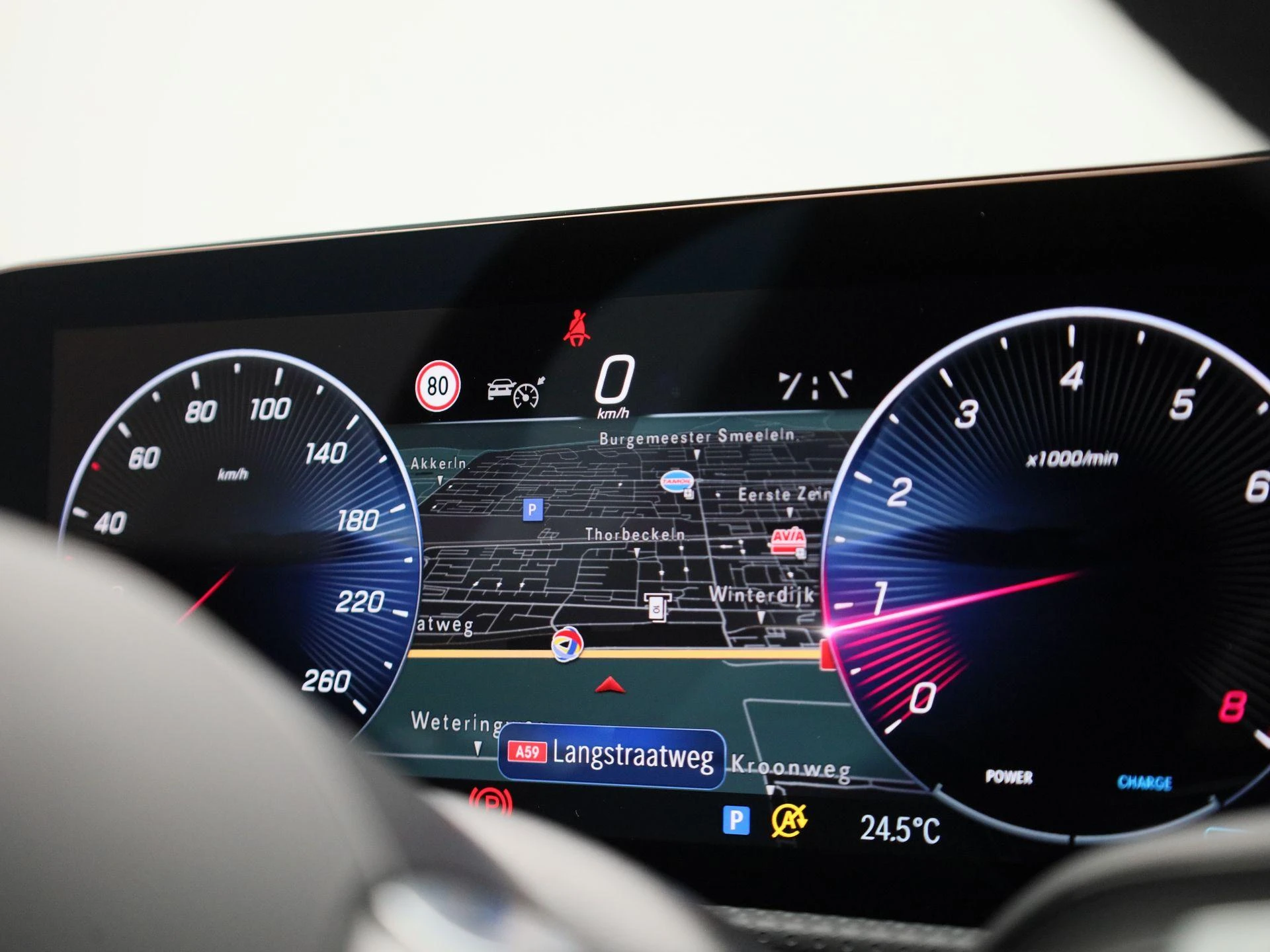 Mercedes-Benz-CLA-image-24