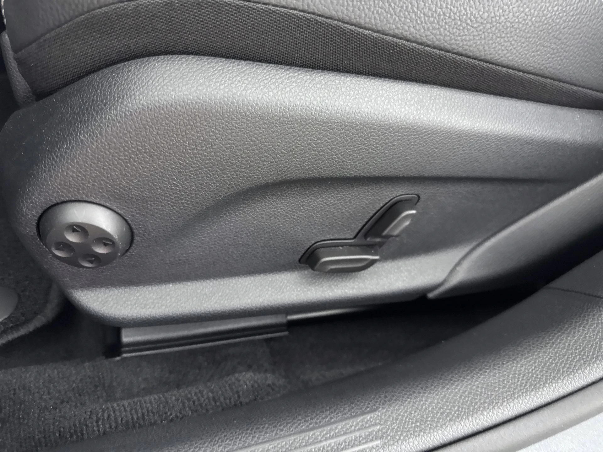 Mercedes-Benz-C-Klasse-image-17
