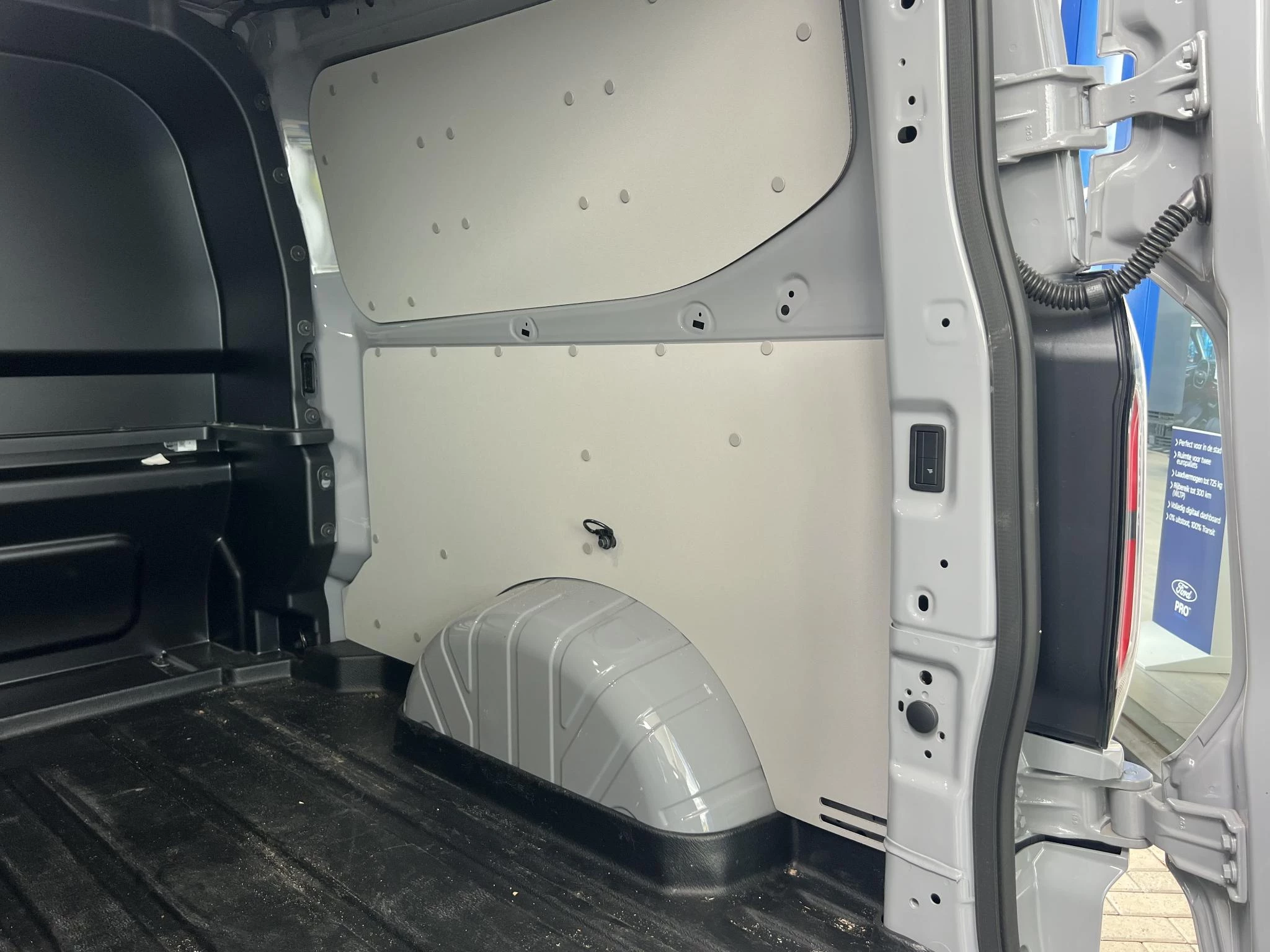 Ford-Transit Custom-image-25
