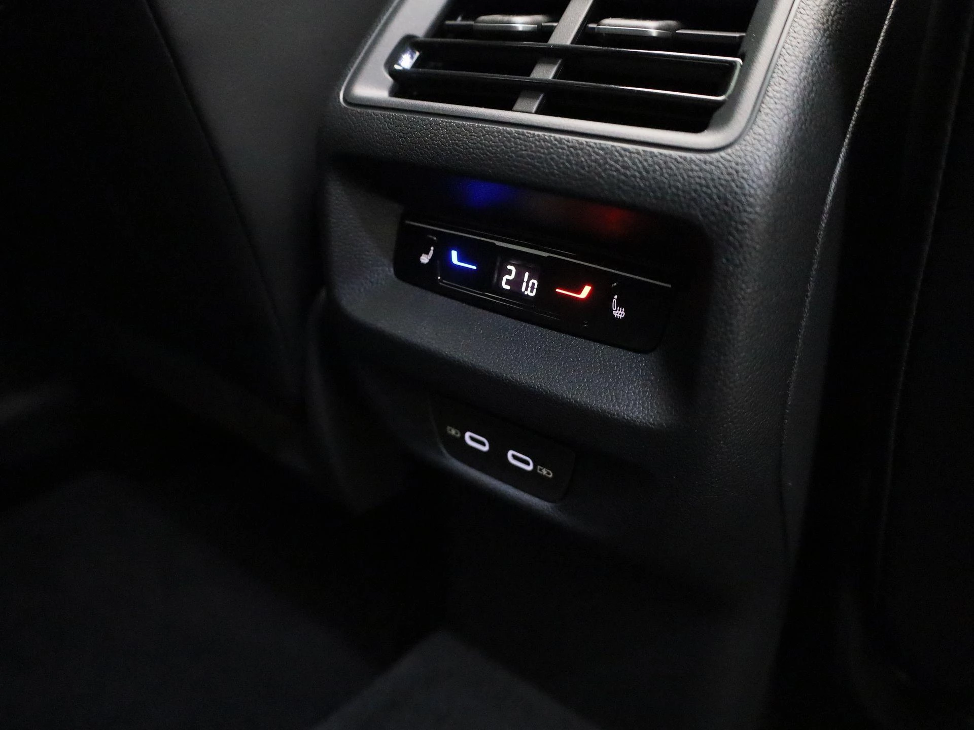 Volkswagen-Tiguan-image-41