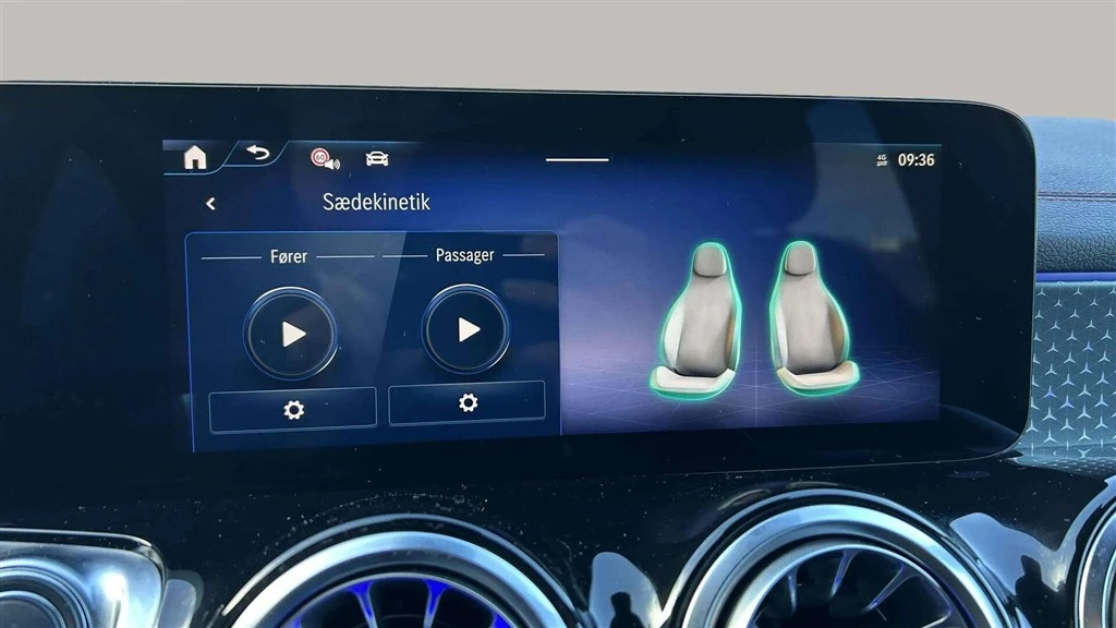Mercedes-Benz-EQB-image-17