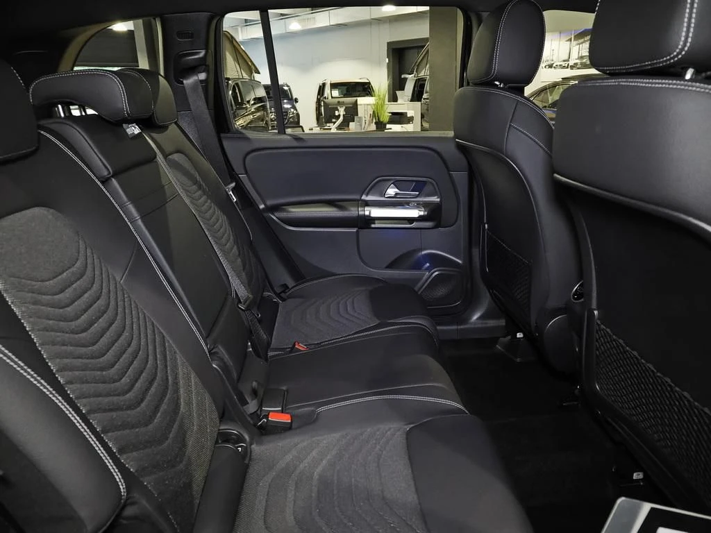Mercedes-Benz-GLB 200 d-image-14