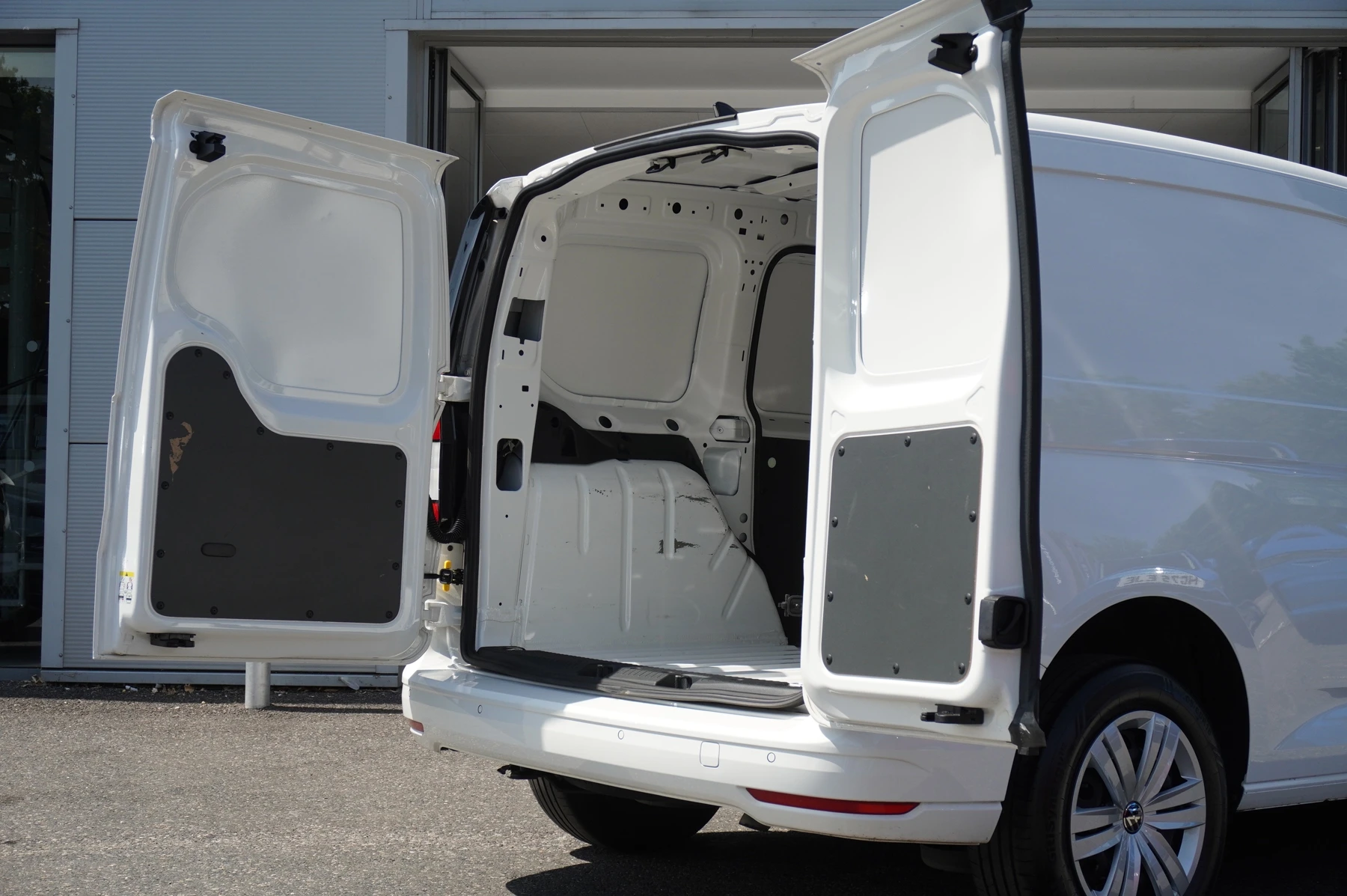 Volkswagen-Caddy-image-22