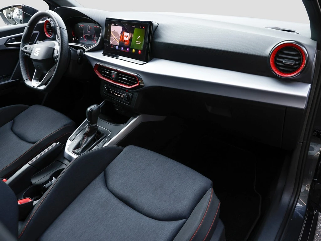 SEAT-Arona-image-7