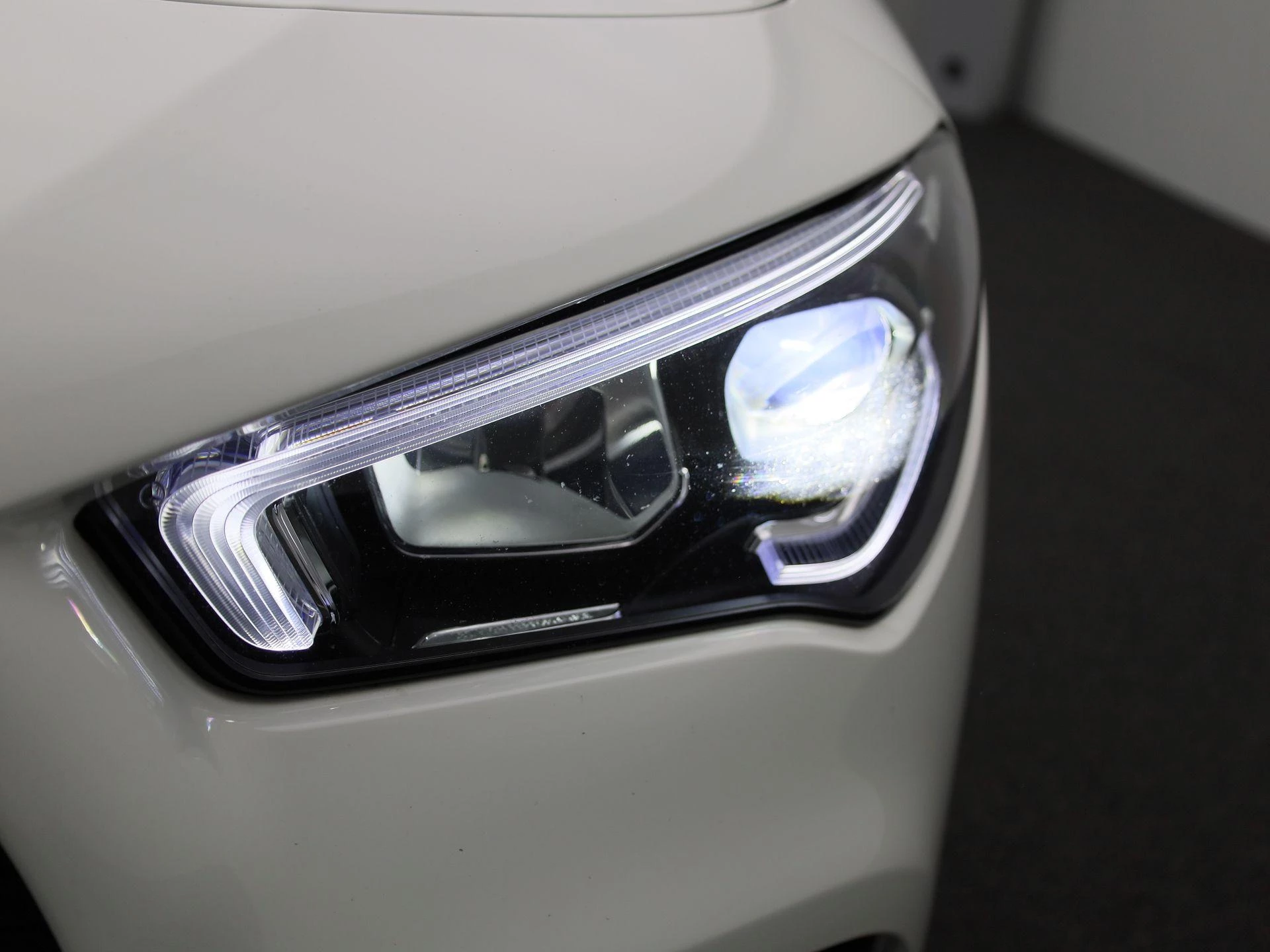 Mercedes-Benz-CLA-image-12