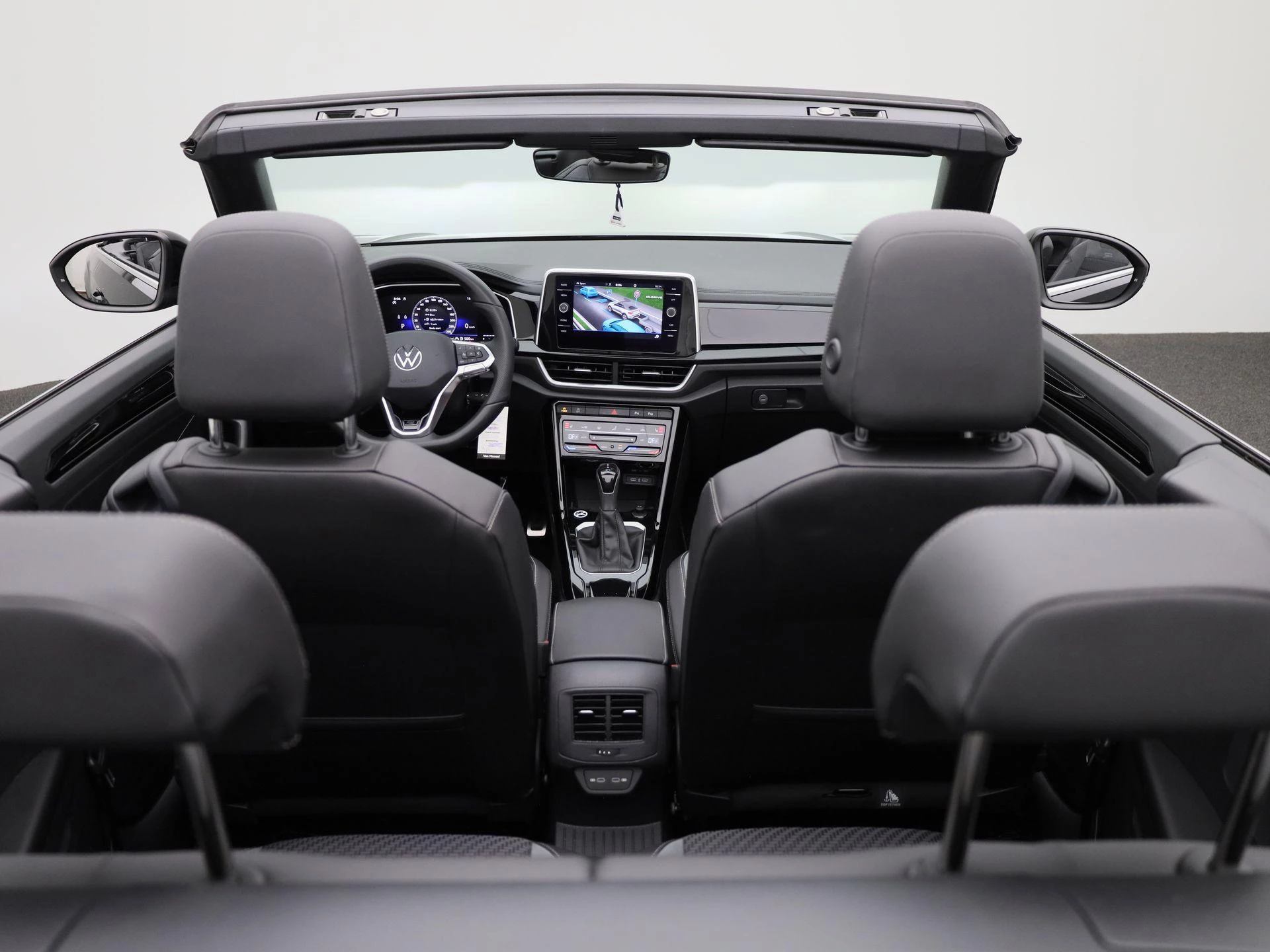 Volkswagen-T-Roc-image-42
