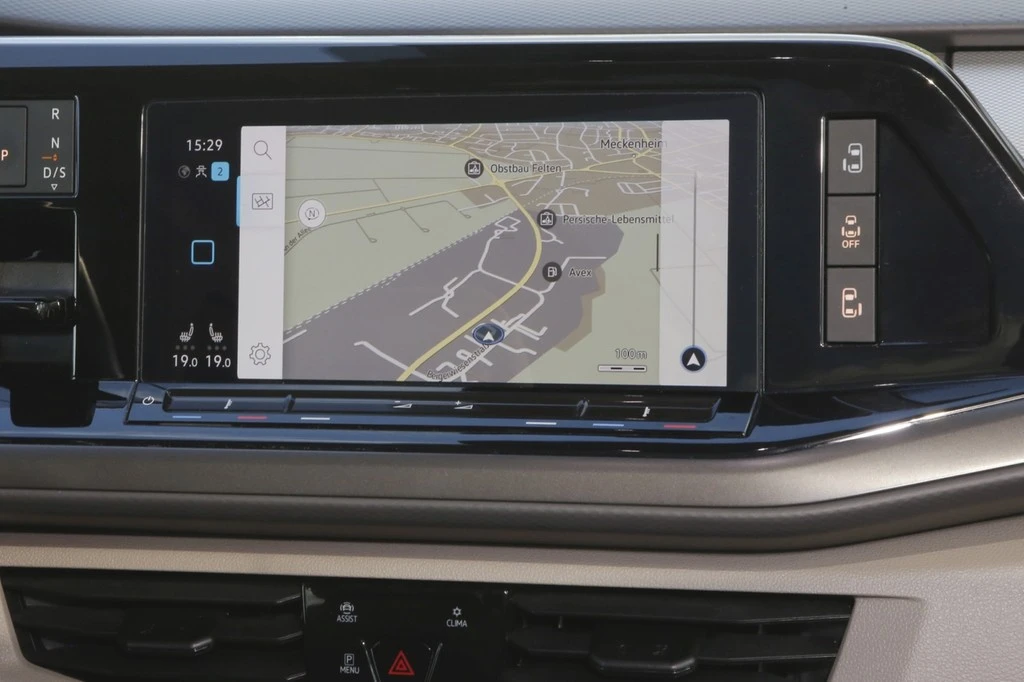 Volkswagen-Multivan-image-11