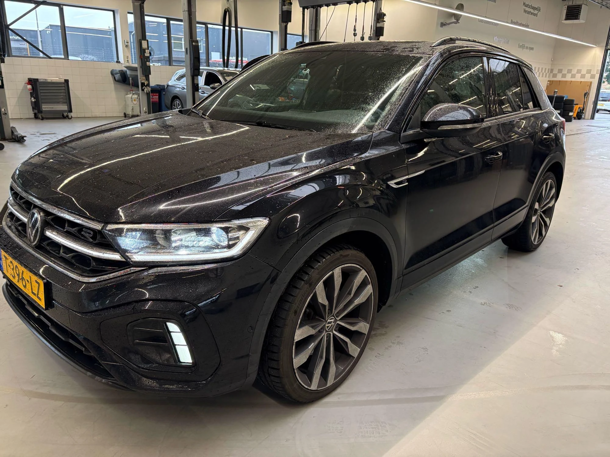 Volkswagen-T-Roc-image-1
