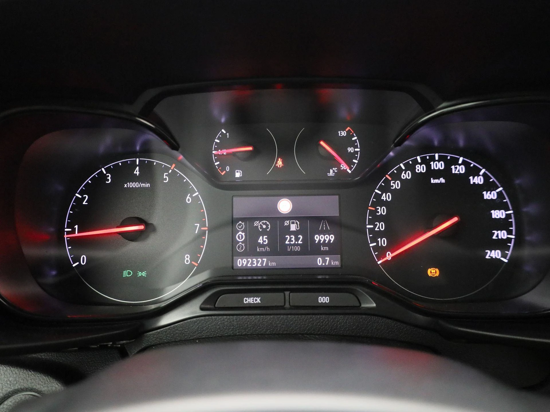 Opel-Combo Life-image-19