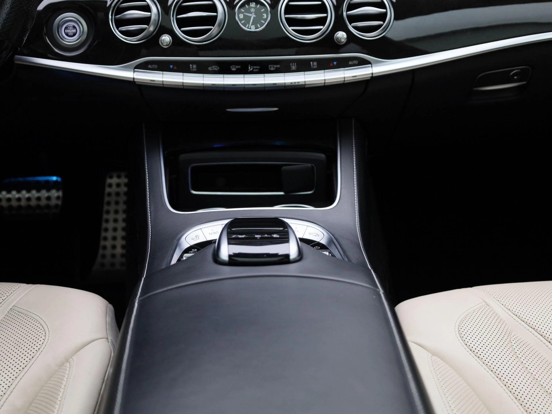 Mercedes-Benz-S-Klasse-image-9