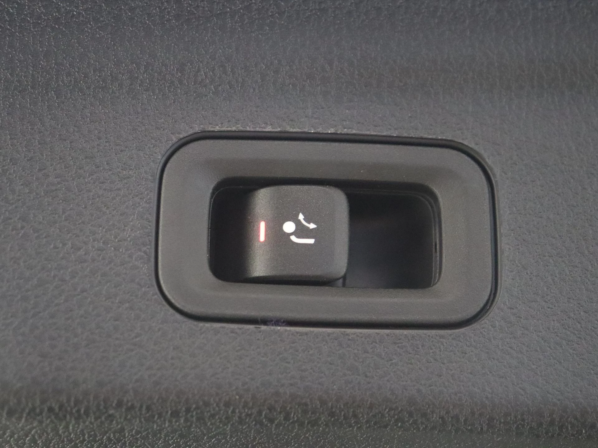 Mercedes-Benz-GLE-image-43