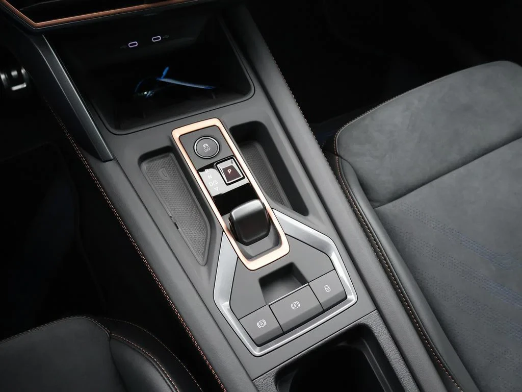 CUPRA-Leon-image-17