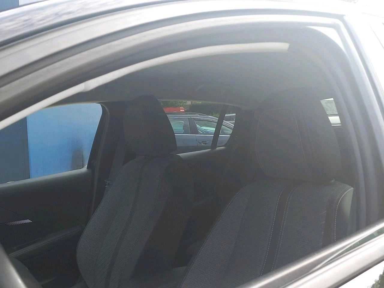 Peugeot 208 1.2 HYBRID 110 e-DSC6 Allure