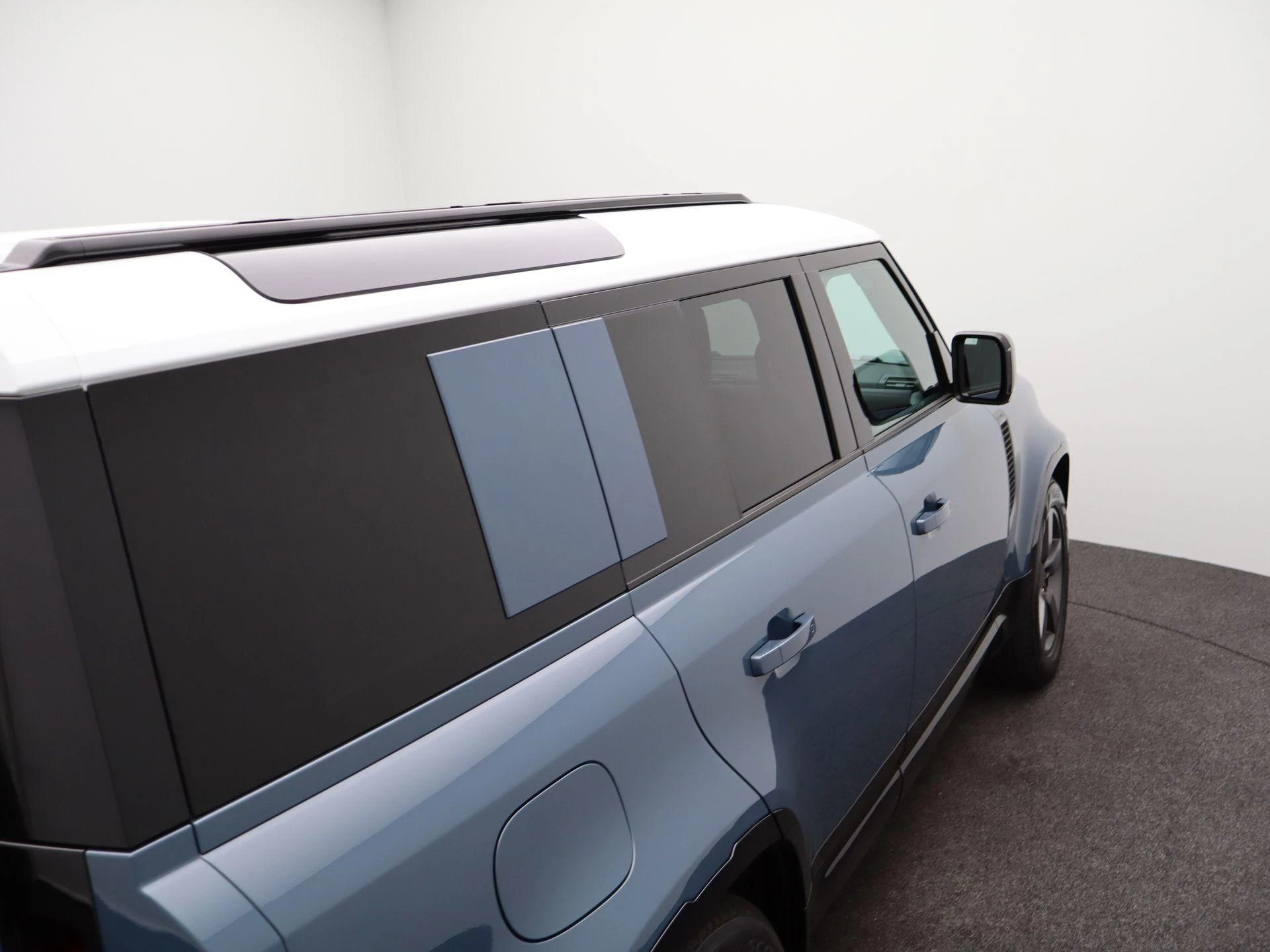 Land Rover-Defender-image-43