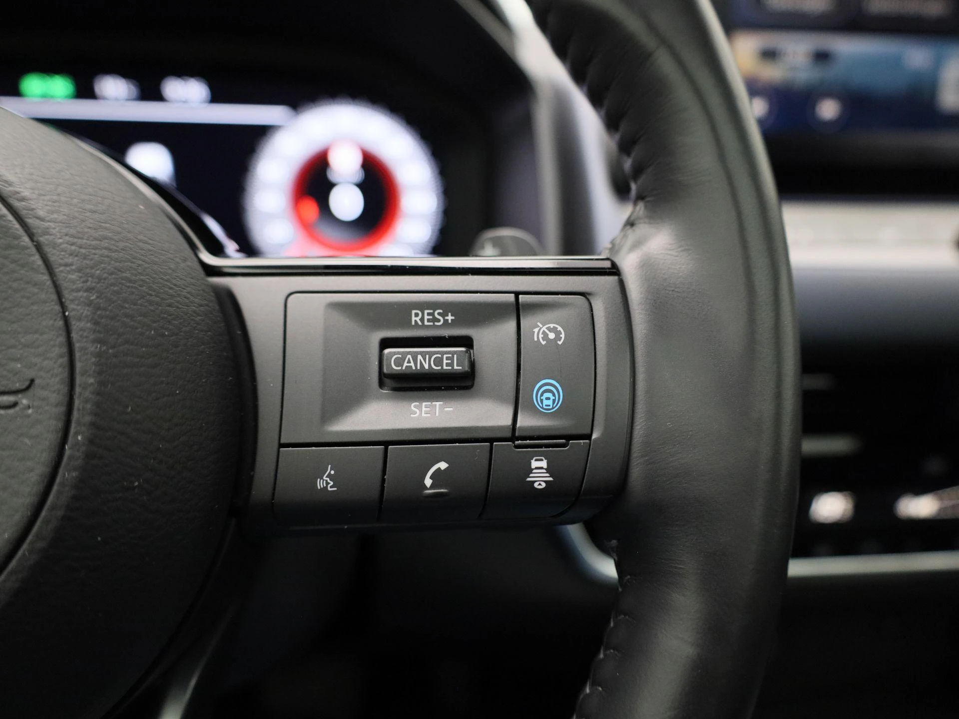 Nissan-QASHQAI-image-18
