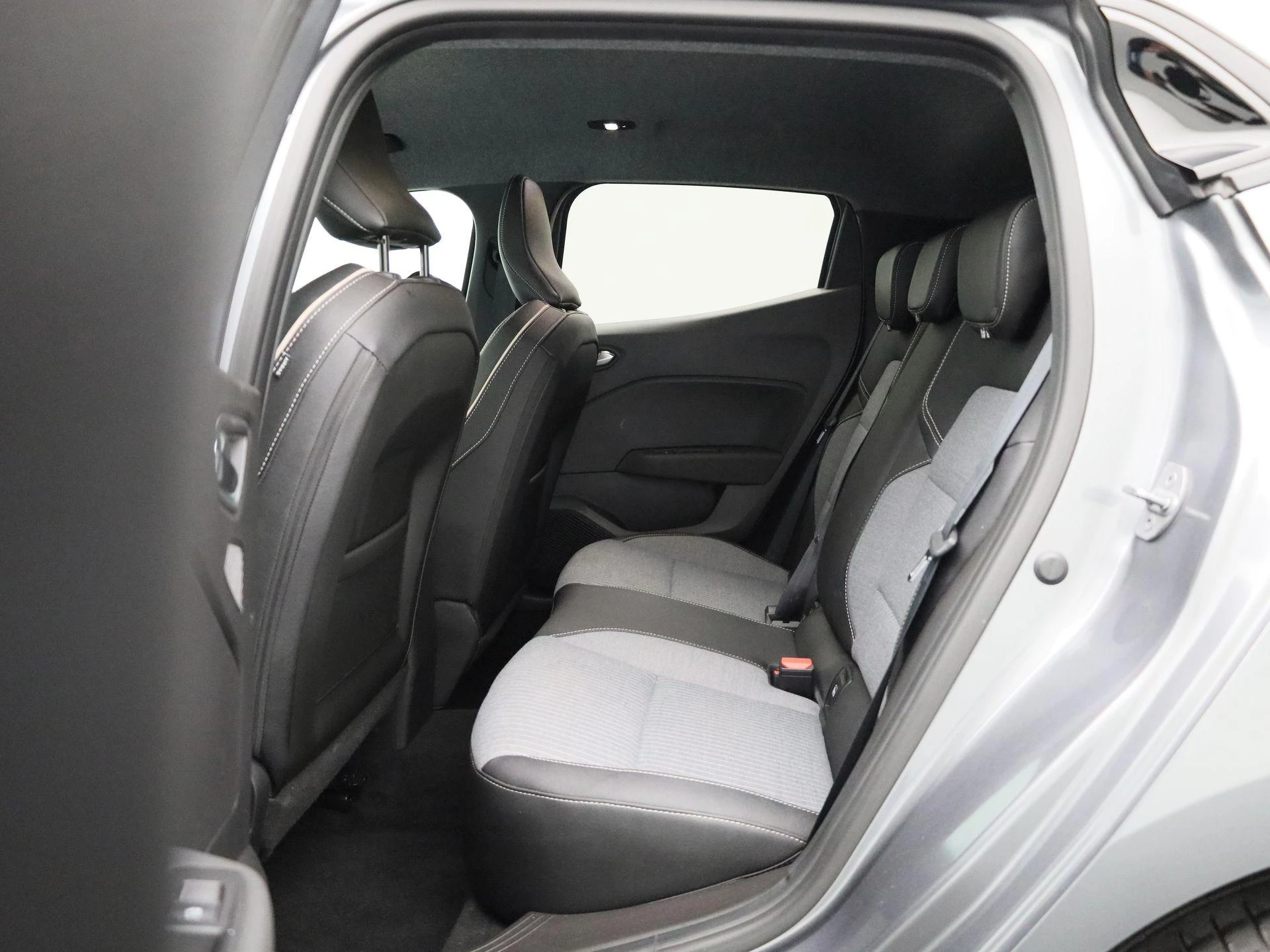 Renault-Clio-image-11